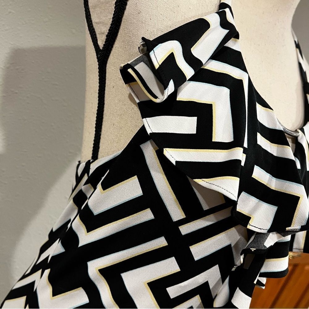 ‎WHBM geometrical print halter sleeveless blouse / top - Picture 5 of 13